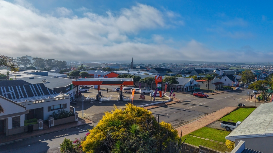 5 Bedroom Property for Sale in Bredasdorp Western Cape